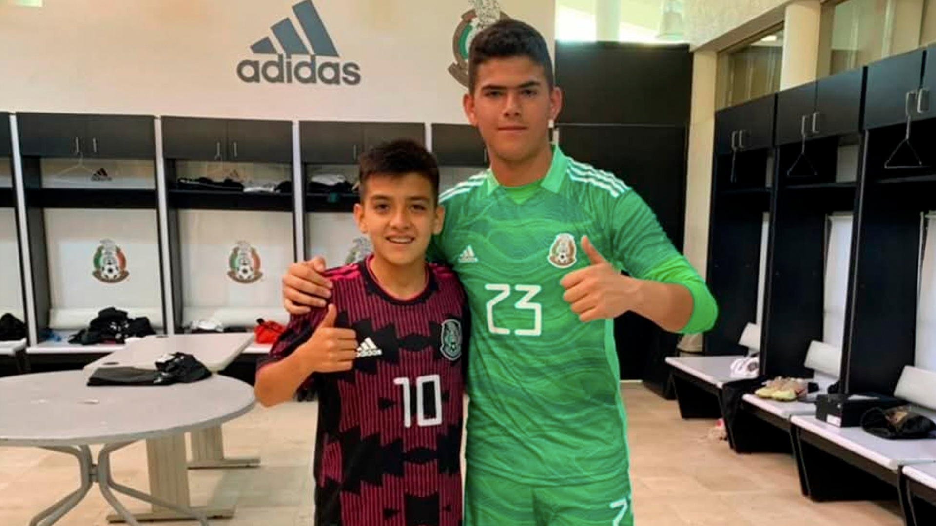 El portero de 18 años que todo México debe conocer