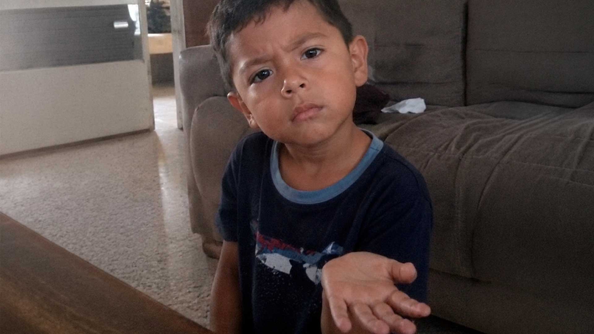 Si tu hijo pregunta "¿por qué?" a todo, así debes ayudarlo