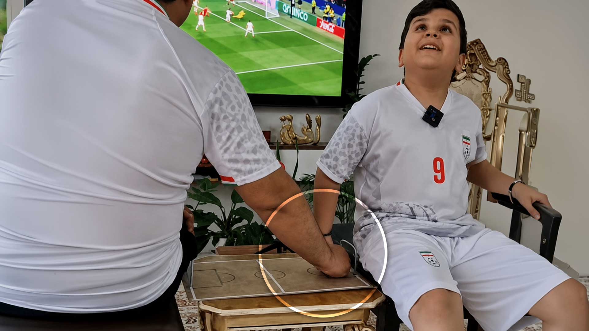 Un niño ciego vio el Mundial a través de las manos de su padre